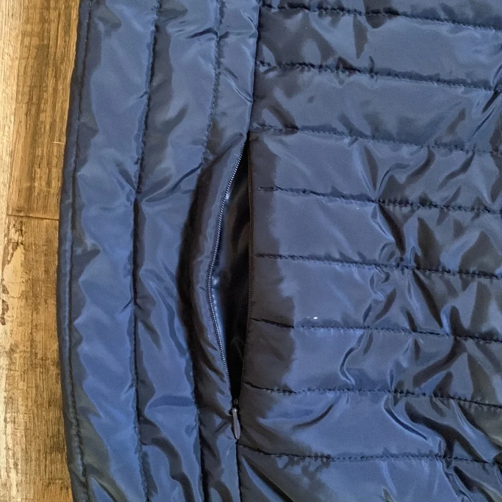 Men's Navy Puffer Vest - Picture 2 of 4